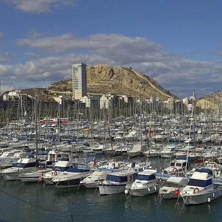 Guesthouse Central 게스트하우스 3*