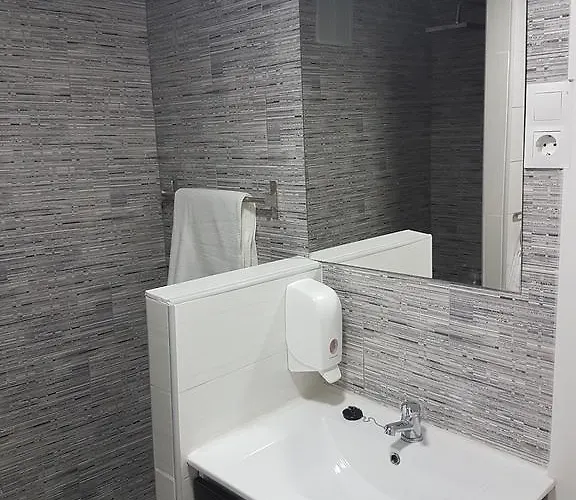בית הארחה Guesthouse Central 3*