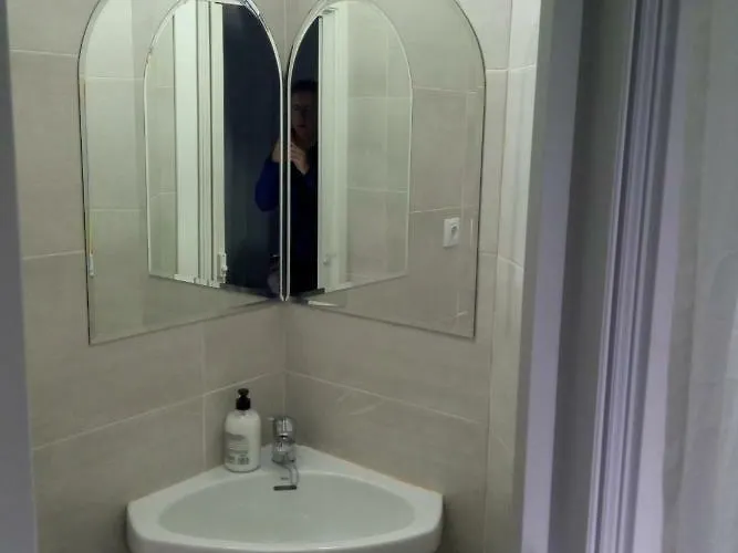 Guesthouse Central בית הארחה